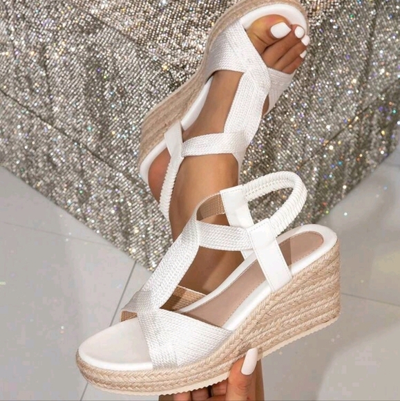 Women's White Round-Toe Wedge Sandals With Thick Bottom - Picture 1 of 6